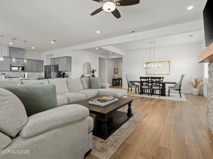 1802 Red Loam, Sparks, Nevada 89436, 4 Bedrooms Bedrooms, ,3 BathroomsBathrooms,Residential,Residential,Red Loam,0,260006402