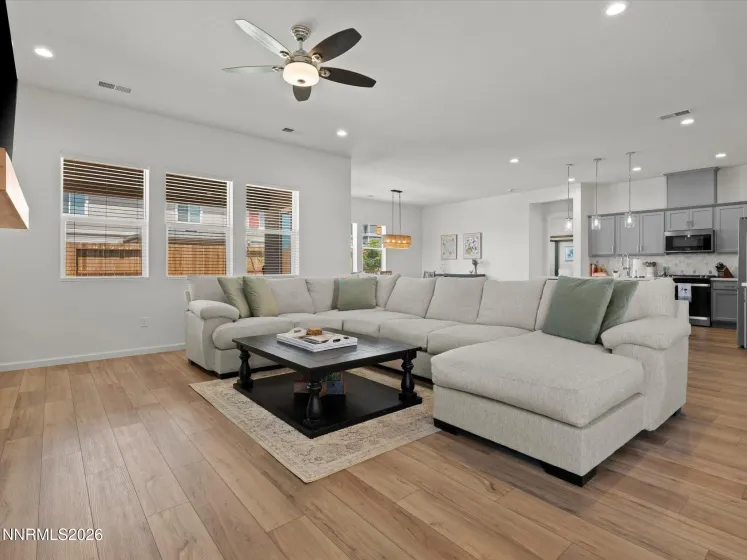 1802 Red Loam, Sparks, Nevada 89436, 4 Bedrooms Bedrooms, ,3 BathroomsBathrooms,Residential,Residential,Red Loam,0,260006402