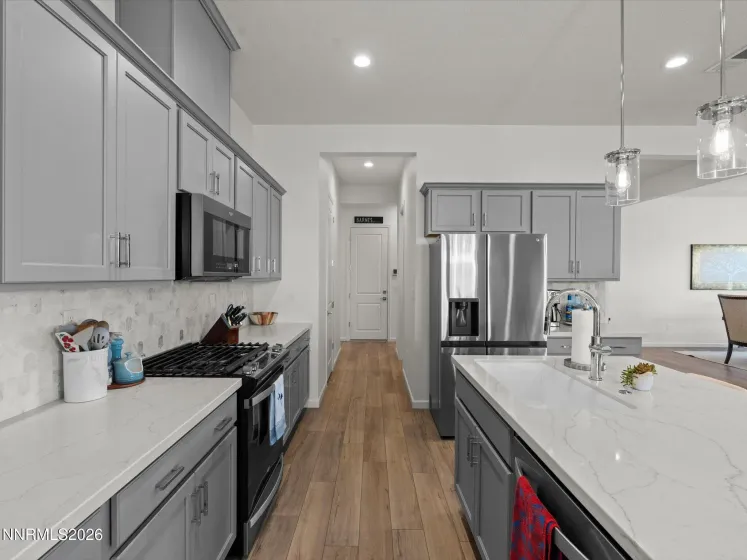 1802 Red Loam, Sparks, Nevada 89436, 4 Bedrooms Bedrooms, ,3 BathroomsBathrooms,Residential,Residential,Red Loam,0,260006402