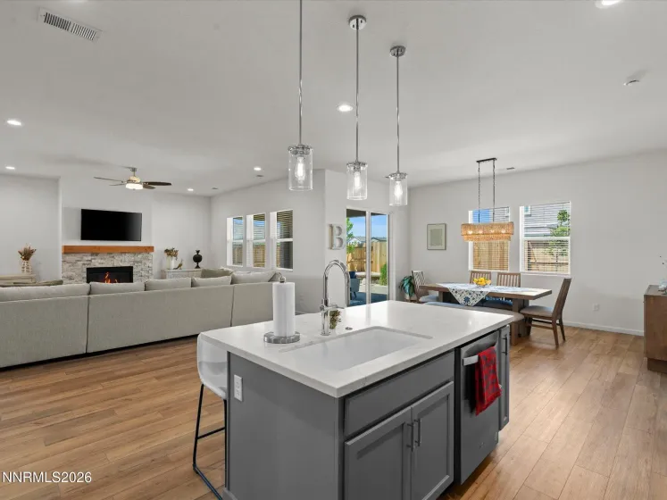 1802 Red Loam, Sparks, Nevada 89436, 4 Bedrooms Bedrooms, ,3 BathroomsBathrooms,Residential,Residential,Red Loam,0,260006402