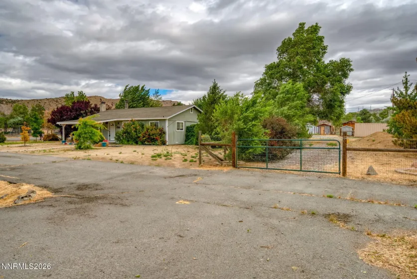 11577 Deodar, Reno, Nevada 89506, 3 Bedrooms Bedrooms, ,2 BathroomsBathrooms,Residential,Residential,Deodar,0,260006442
