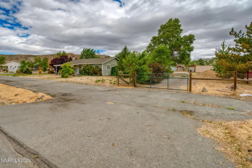 11577 Deodar, Reno, Nevada 89506, 3 Bedrooms Bedrooms, ,2 BathroomsBathrooms,Residential,Residential,Deodar,0,260006442