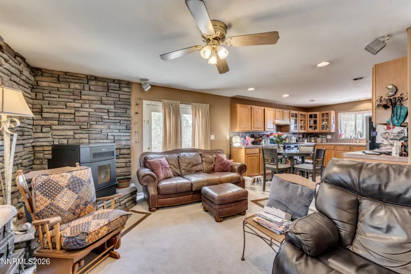 740 Quintero, Sparks, Nevada 89441, 3 Bedrooms Bedrooms, ,2 BathroomsBathrooms,Residential,Residential,Quintero,0,260006449