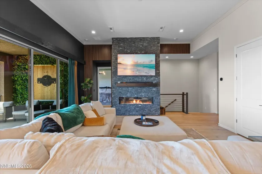 Gas fireplace