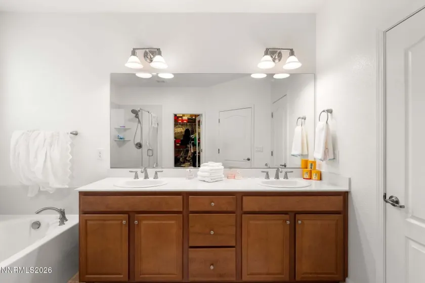 1590 Heavenly View, Reno, Nevada 89523, 3 Bedrooms Bedrooms, ,2 BathroomsBathrooms,Residential,Residential,Heavenly View,0,260006458