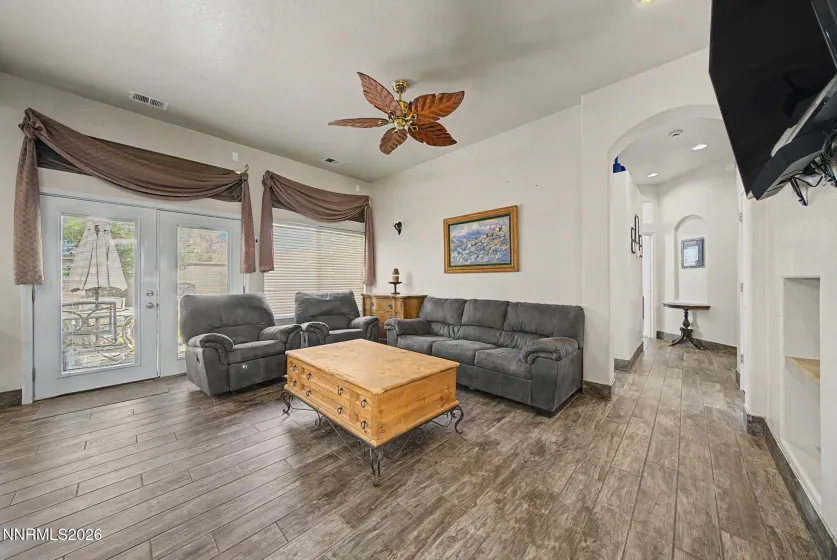 9395 Oakley, Reno, Nevada 89521, 3 Bedrooms Bedrooms, ,2 BathroomsBathrooms,Residential,Residential,Oakley,0,260006471