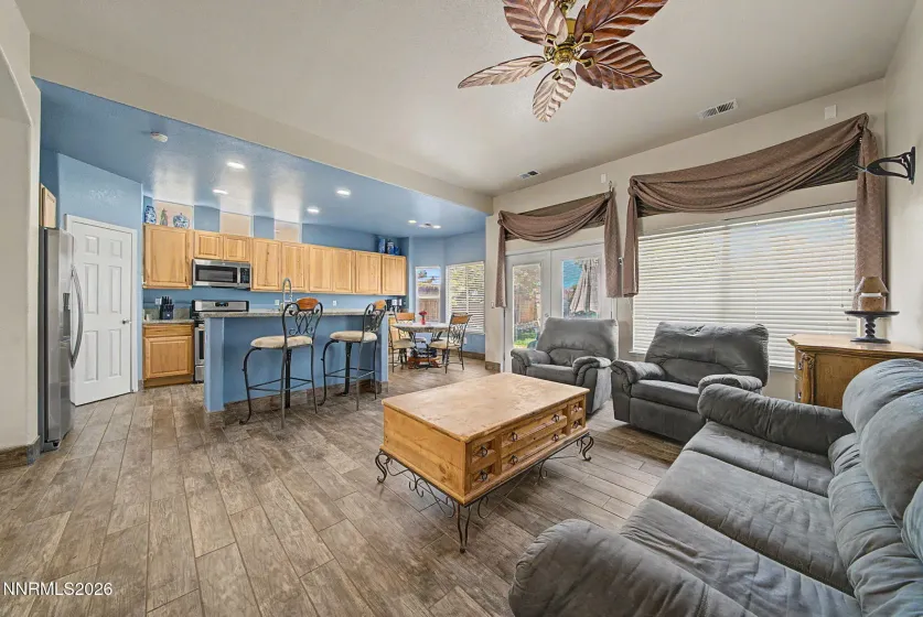 9395 Oakley, Reno, Nevada 89521, 3 Bedrooms Bedrooms, ,2 BathroomsBathrooms,Residential,Residential,Oakley,0,260006471