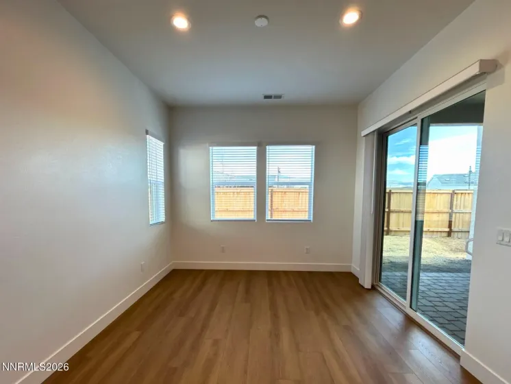 7328 Oakmont, Sparks, Nevada 89436, 2 Bedrooms Bedrooms, ,2 BathroomsBathrooms,Residential Lease,Manufactured,Oakmont,0,260006477