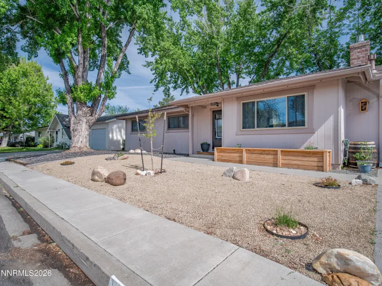 1314 Toiyabe, Gardnerville, Nevada 89410, 3 Bedrooms Bedrooms, ,2 BathroomsBathrooms,Residential,Residential,Toiyabe,0,260006479