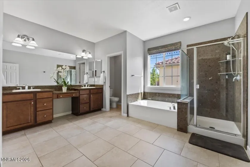 10825 Pebble Hill, Reno, Nevada 89521, 5 Bedrooms Bedrooms, ,3 BathroomsBathrooms,Residential,Residential,Pebble Hill,0,260006505