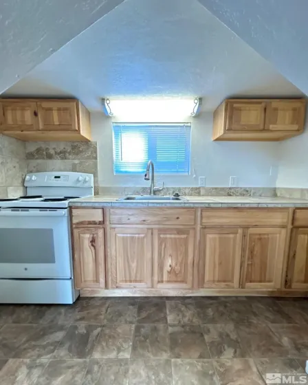 621 1/2 6th, Sparks, Nevada 89431, 1 Bedroom Bedrooms, ,1 BathroomBathrooms,Residential Lease,Manufactured,6th,0,260006541