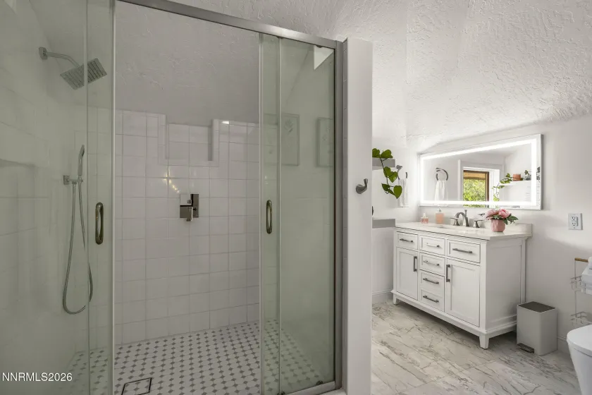 En-Suite Bathroom 4