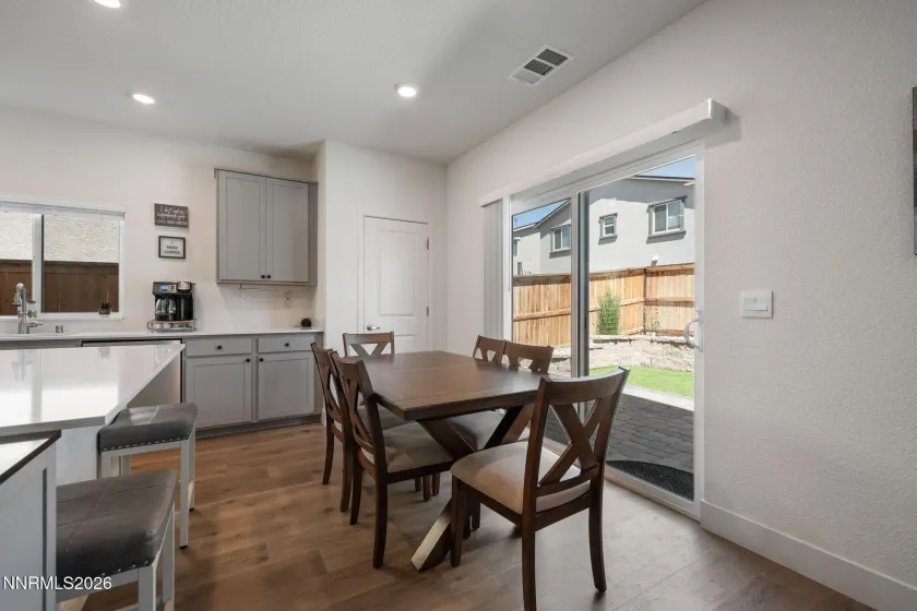 1862 Biotite, Sparks, Nevada 89436, 4 Bedrooms Bedrooms, ,3 BathroomsBathrooms,Residential,Residential,Biotite,0,260006615