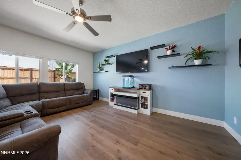 1862 Biotite, Sparks, Nevada 89436, 4 Bedrooms Bedrooms, ,3 BathroomsBathrooms,Residential,Residential,Biotite,0,260006615