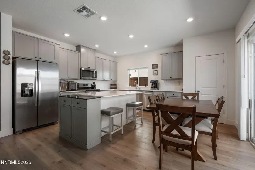 1862 Biotite, Sparks, Nevada 89436, 4 Bedrooms Bedrooms, ,3 BathroomsBathrooms,Residential,Residential,Biotite,0,260006615