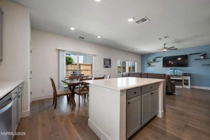 1862 Biotite, Sparks, Nevada 89436, 4 Bedrooms Bedrooms, ,3 BathroomsBathrooms,Residential,Residential,Biotite,0,260006615