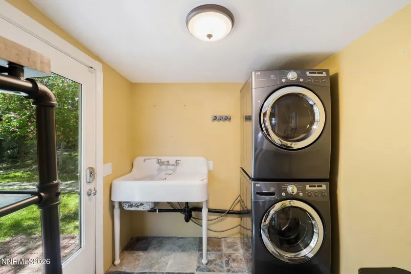 1550 Mt Rose, Reno, Nevada 89509, 1 Bedroom Bedrooms, ,1 BathroomBathrooms,Residential,Residential,Mt Rose,0,260006634