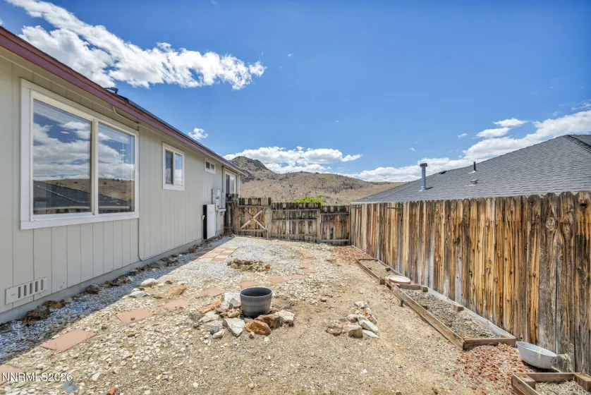 112 Walker, Gardnerville, Nevada 89410, 3 Bedrooms Bedrooms, ,2 BathroomsBathrooms,Residential,Residential,Walker,0,260006673