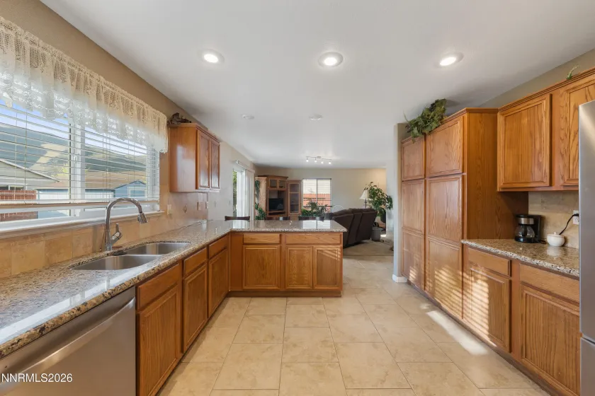 18235 Pin Oak, Reno, Nevada 89508, 5 Bedrooms Bedrooms, ,3 BathroomsBathrooms,Residential,Residential,Pin Oak,0,260006675