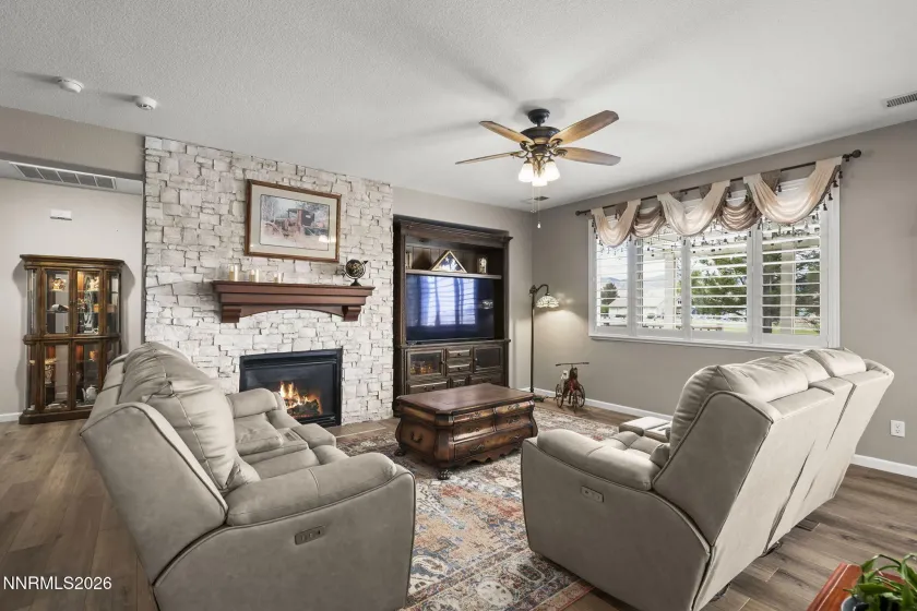 824 Ballybunion, Dayton, Nevada 89403, 4 Bedrooms Bedrooms, ,2 BathroomsBathrooms,Residential,Residential,Ballybunion,0,260006706