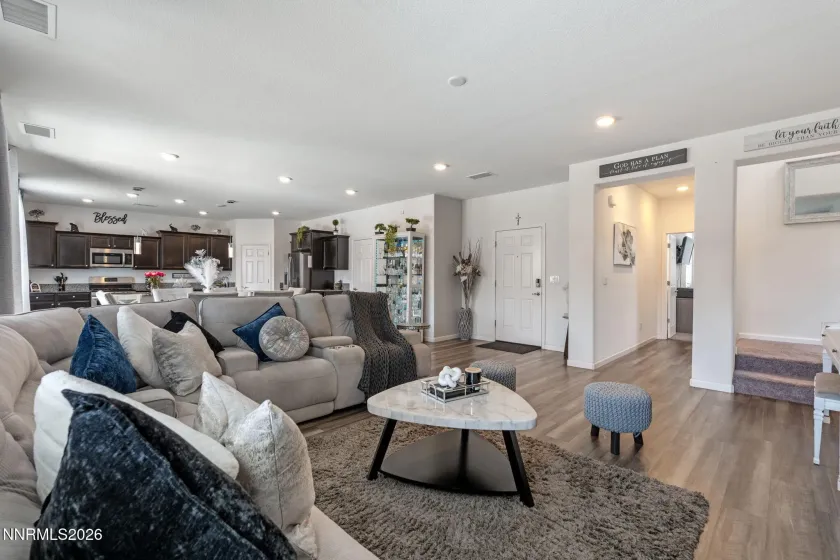 8015 Flint Springs, Sun Valley, Nevada 89433, 4 Bedrooms Bedrooms, ,4 BathroomsBathrooms,Residential,Residential,Flint Springs,0,260006751