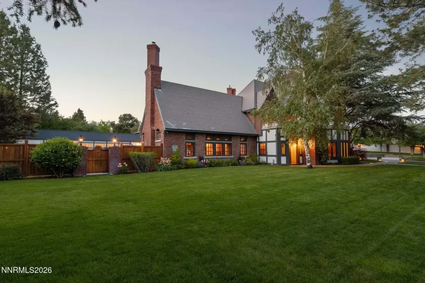 801 Dartmouth, Reno, Nevada 89509, 6 Bedrooms Bedrooms, ,7 BathroomsBathrooms,Residential,Residential,Dartmouth,0,260006761