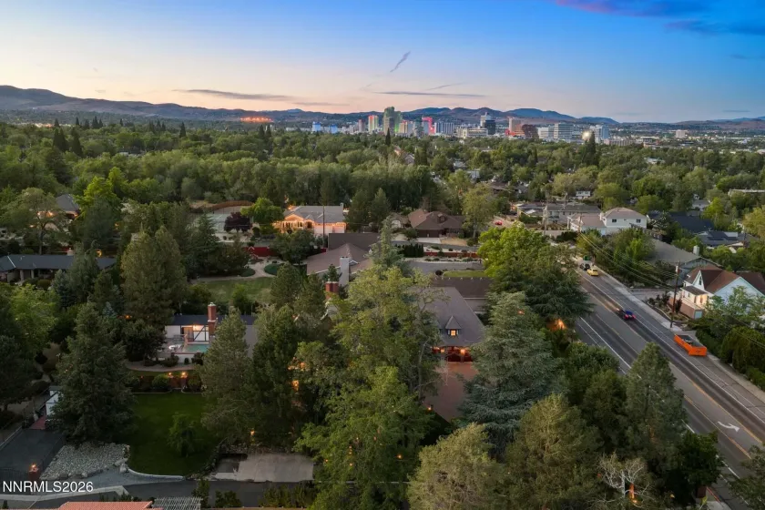 801 Dartmouth, Reno, Nevada 89509, 6 Bedrooms Bedrooms, ,7 BathroomsBathrooms,Residential,Residential,Dartmouth,0,260006761