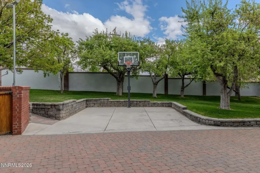 801 Dartmouth, Reno, Nevada 89509, 6 Bedrooms Bedrooms, ,7 BathroomsBathrooms,Residential,Residential,Dartmouth,0,260006761