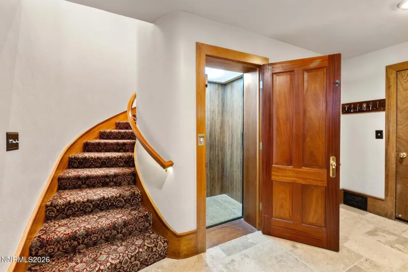 801 Dartmouth, Reno, Nevada 89509, 6 Bedrooms Bedrooms, ,7 BathroomsBathrooms,Residential,Residential,Dartmouth,0,260006761