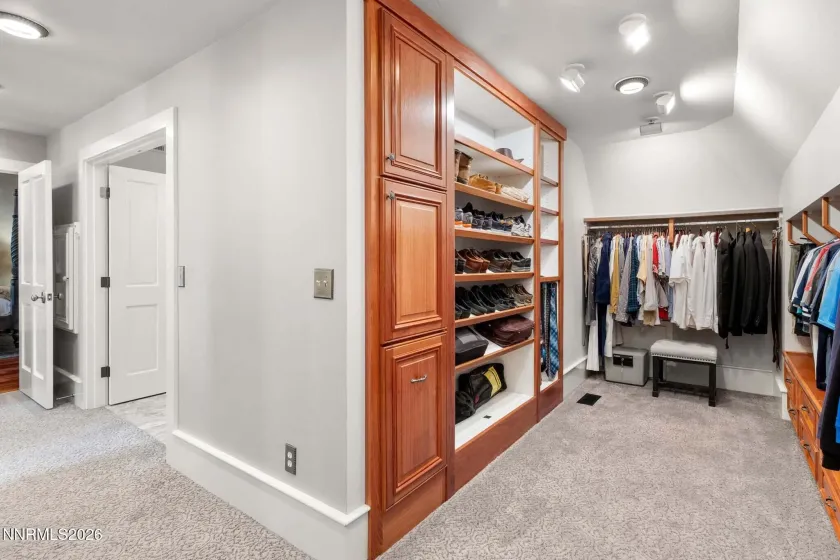 801 Dartmouth, Reno, Nevada 89509, 6 Bedrooms Bedrooms, ,7 BathroomsBathrooms,Residential,Residential,Dartmouth,0,260006761
