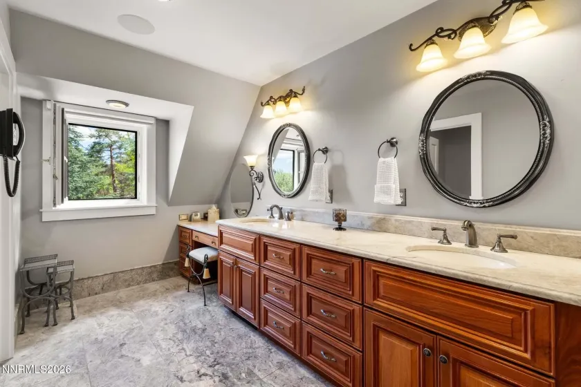 801 Dartmouth, Reno, Nevada 89509, 6 Bedrooms Bedrooms, ,7 BathroomsBathrooms,Residential,Residential,Dartmouth,0,260006761