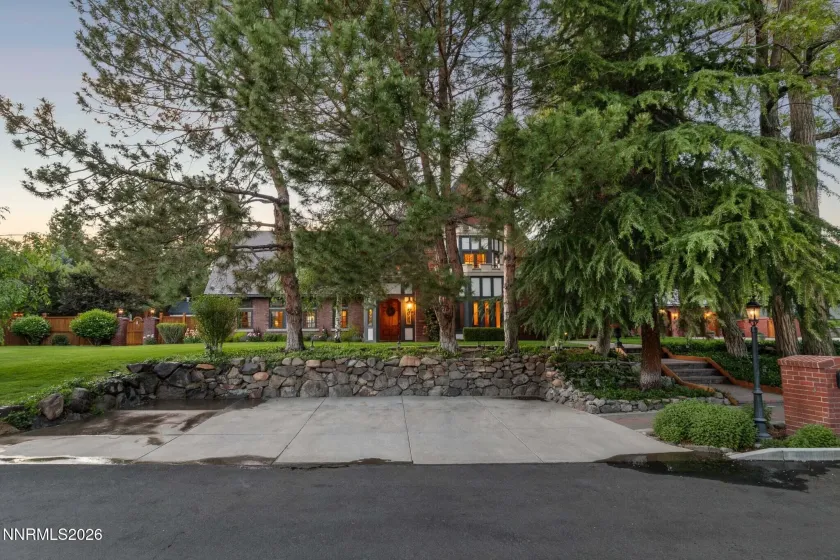 801 Dartmouth, Reno, Nevada 89509, 6 Bedrooms Bedrooms, ,7 BathroomsBathrooms,Residential,Residential,Dartmouth,0,260006761
