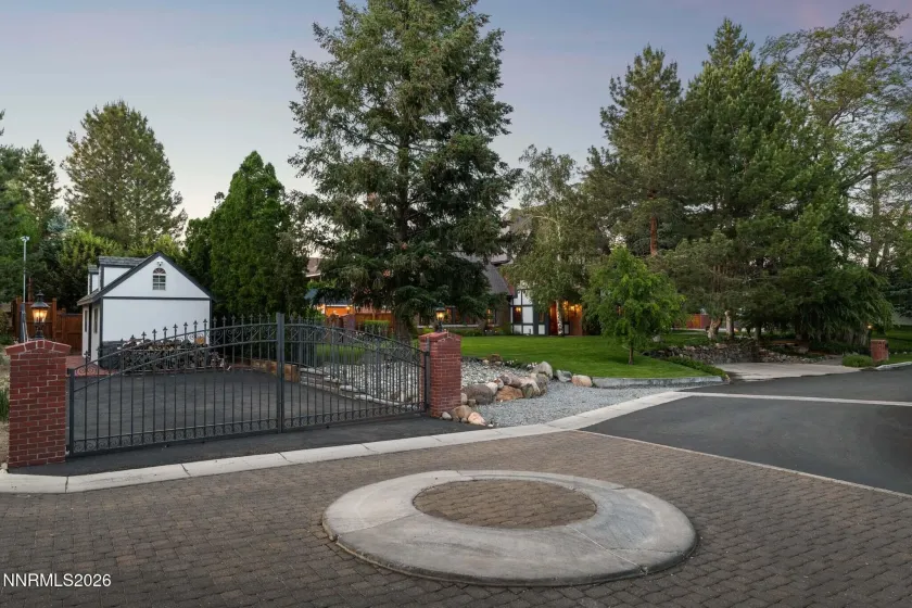 801 Dartmouth, Reno, Nevada 89509, 6 Bedrooms Bedrooms, ,7 BathroomsBathrooms,Residential,Residential,Dartmouth,0,260006761