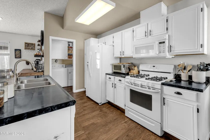 1704 Sierra Highlands, Reno, Nevada 89523, 3 Bedrooms Bedrooms, ,2 BathroomsBathrooms,Residential,Residential,Sierra Highlands,0,260006764