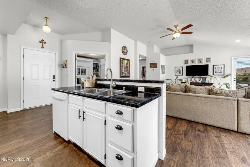 1704 Sierra Highlands, Reno, Nevada 89523, 3 Bedrooms Bedrooms, ,2 BathroomsBathrooms,Residential,Residential,Sierra Highlands,0,260006764