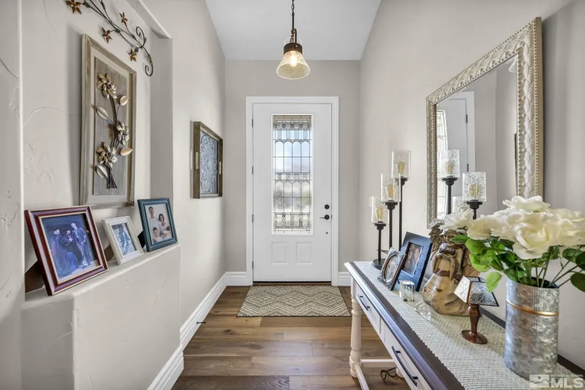 Entry/Foyer
