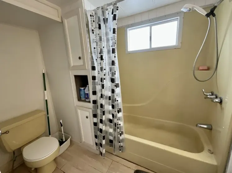 1485 W 4th St #2, Reno, Nevada 89503, 2 Bedrooms Bedrooms, 10 Rooms Rooms,1 BathroomBathrooms,Manufactured,Residential,W 4th ,260006927