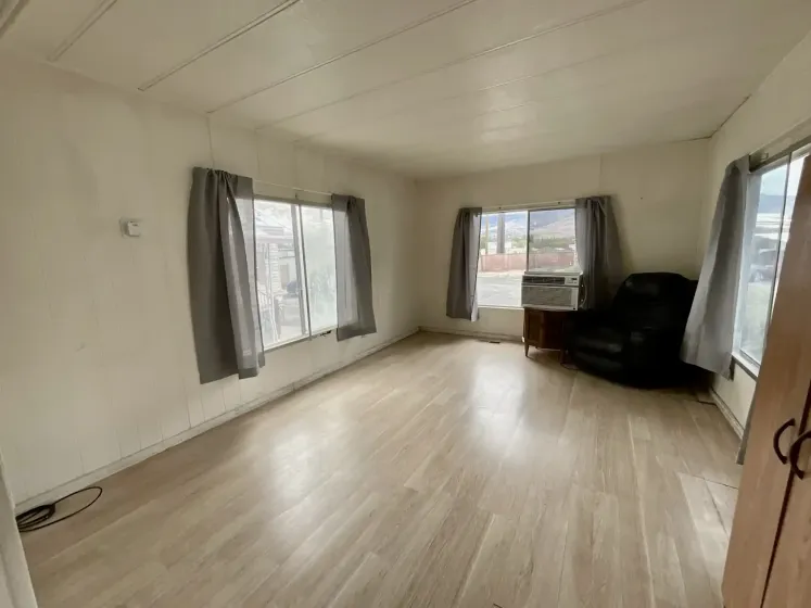 1485 W 4th St #2, Reno, Nevada 89503, 2 Bedrooms Bedrooms, 10 Rooms Rooms,1 BathroomBathrooms,Manufactured,Residential,W 4th ,260006927