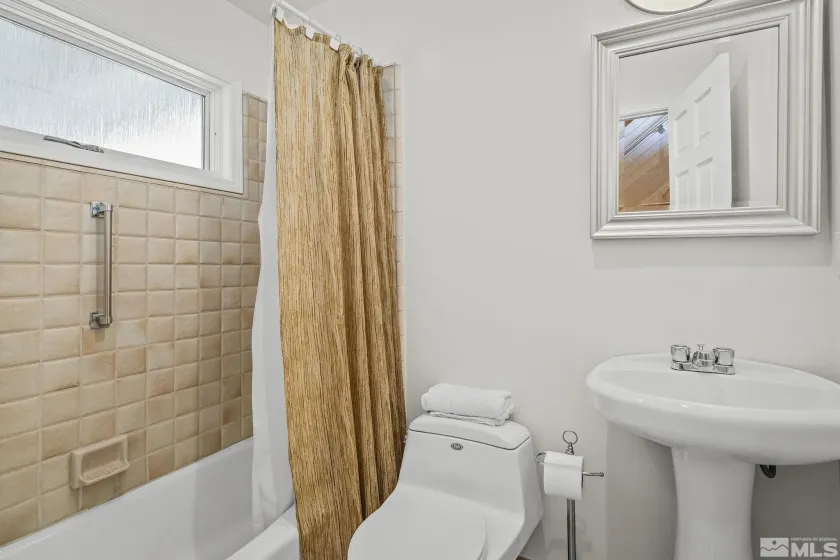 1374 Winding, Glenbrook, Nevada 89413, 4 Bedrooms Bedrooms, ,5 BathroomsBathrooms,Residential,Residential,Winding,0,260006963