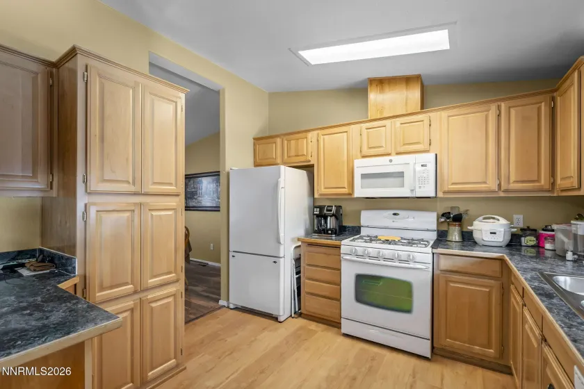 7651 Diamond Pointe, Reno, Nevada 89506, 3 Bedrooms Bedrooms, ,2 BathroomsBathrooms,Residential,Residential,Diamond Pointe,0,260007033