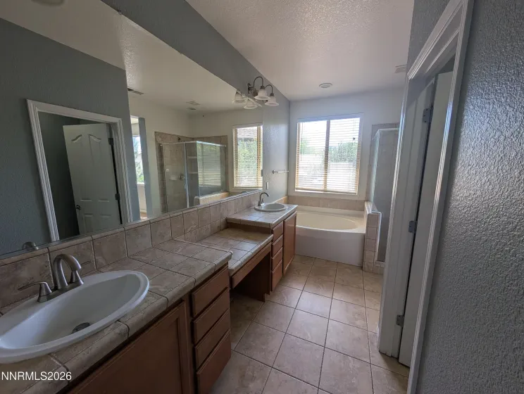 550 Martingale, Reno, Nevada 89521, 4 Bedrooms Bedrooms, ,3 BathroomsBathrooms,Residential,Residential,Martingale,0,260007042