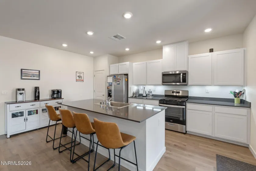 7555 Grassy Plns, Reno, Nevada 89506, 3 Bedrooms Bedrooms, ,2 BathroomsBathrooms,Residential,Residential,Grassy Plns,0,260006445