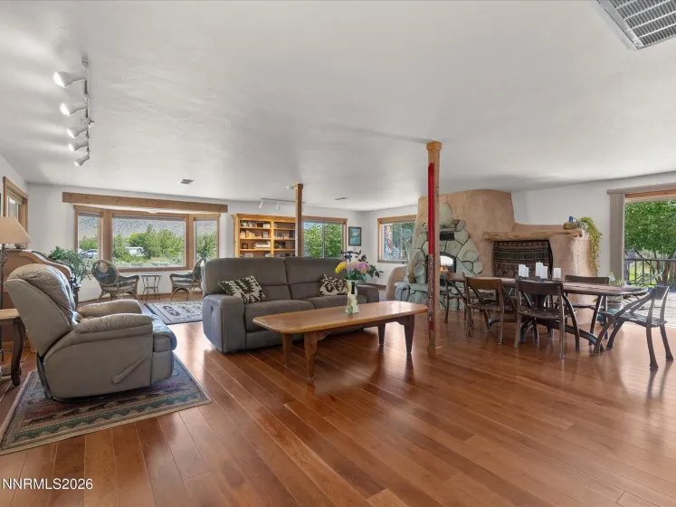 1560 Jones, Minden, Nevada 89423, 3 Bedrooms Bedrooms, ,2 BathroomsBathrooms,Residential,Residential,Jones,0,260007100