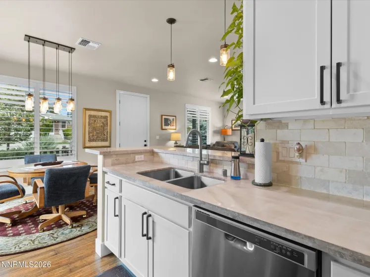 707 Roberts, Reno, Nevada 89502, 3 Bedrooms Bedrooms, ,3 BathroomsBathrooms,Residential,Residential,Roberts,0,260007112