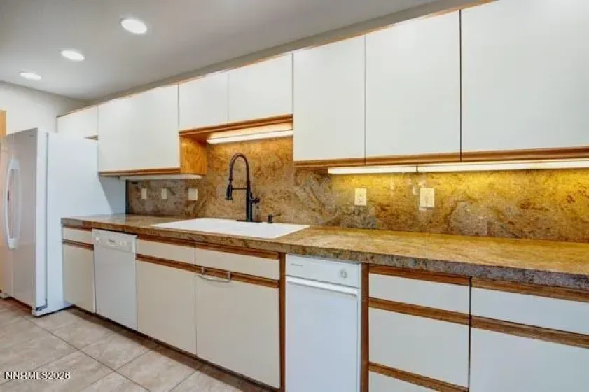2640 Rockview, Reno, Nevada 89519, 3 Bedrooms Bedrooms, ,4 BathroomsBathrooms,Residential,Residential,Rockview,0,260007140