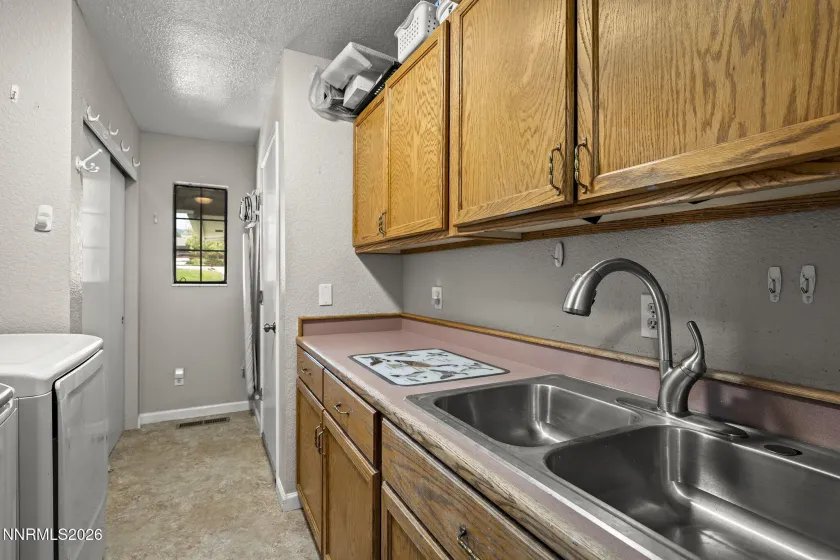 8605 Eaglenest, Sparks, Nevada 89436, 4 Bedrooms Bedrooms, ,3 BathroomsBathrooms,Residential,Residential,Eaglenest,0,260007142