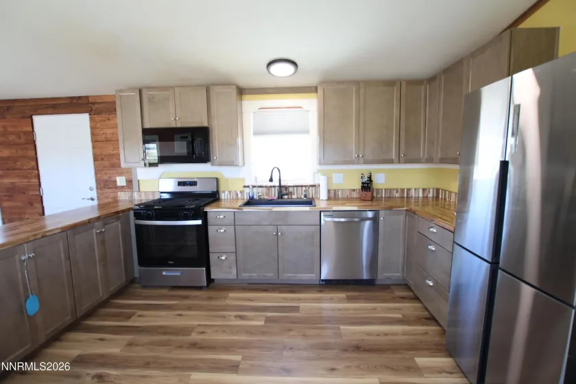 8 Falcon, Yerington, Nevada 89447, 2 Bedrooms Bedrooms, ,2 BathroomsBathrooms,Residential,Residential,Falcon,0,260007148