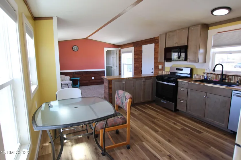8 Falcon, Yerington, Nevada 89447, 2 Bedrooms Bedrooms, ,2 BathroomsBathrooms,Residential,Residential,Falcon,0,260007148