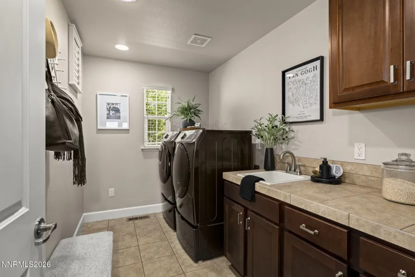 1745 Laurel Ridge, Reno, Nevada 89523, 5 Bedrooms Bedrooms, ,5 BathroomsBathrooms,Residential,Residential,Laurel Ridge,0,260007187