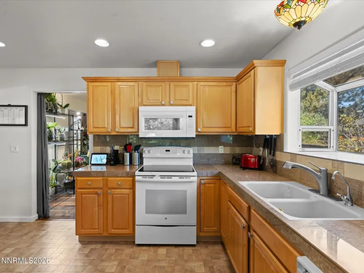 762 Divot, Fernley, Nevada 89408, 3 Bedrooms Bedrooms, ,2 BathroomsBathrooms,Residential,Residential,Divot,0,260007240